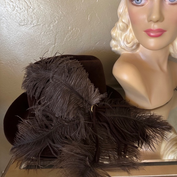 STYLISH LATE 1960s\' BROWN VELOUR FELT FEDORA WITH OSTRICH FEATHERS main image 4